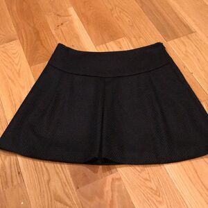 TROUVE black textured A-line center pleat skirt M